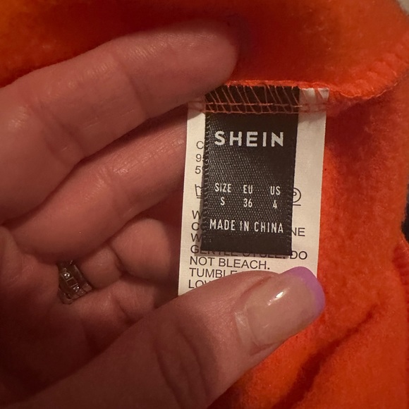 Shein✨✨💕💕🫶🫶🫶 orange women’s size small sweatshirt - Picture 2 of 2